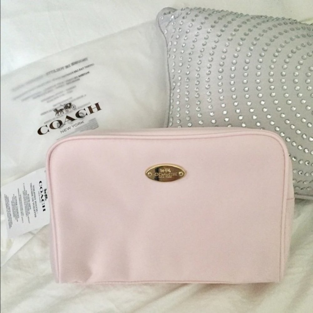 COACH New York Toiletry Pouch Cosmetic Makeup Hand Bag Clutch Light Pink NEW
